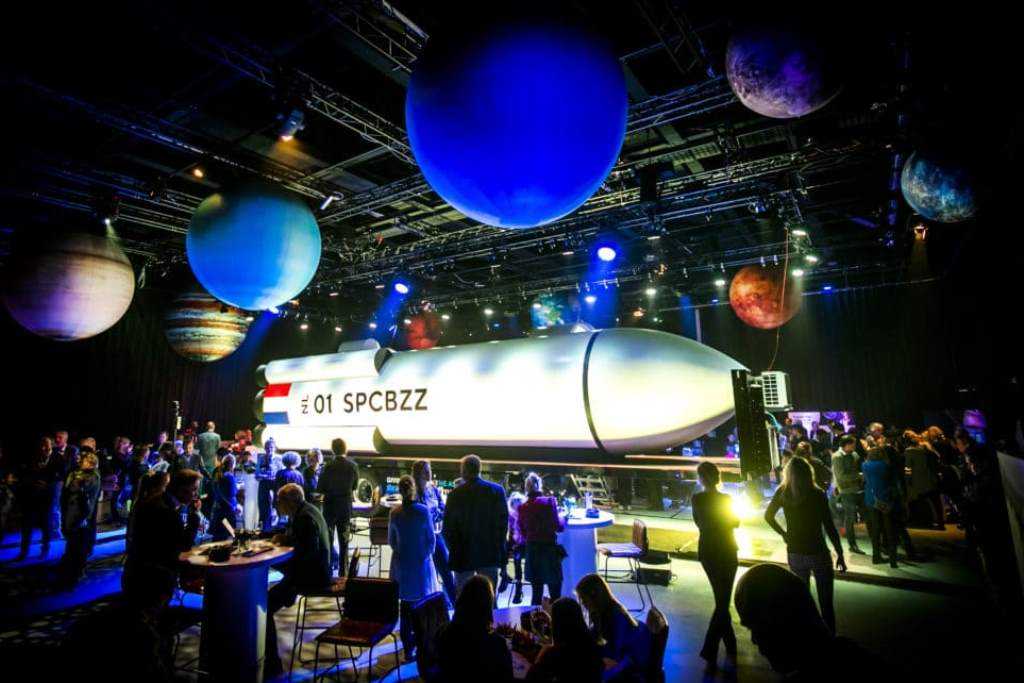 SpaceBuzz lanceert leerlingen van Attendiz de ruimte in